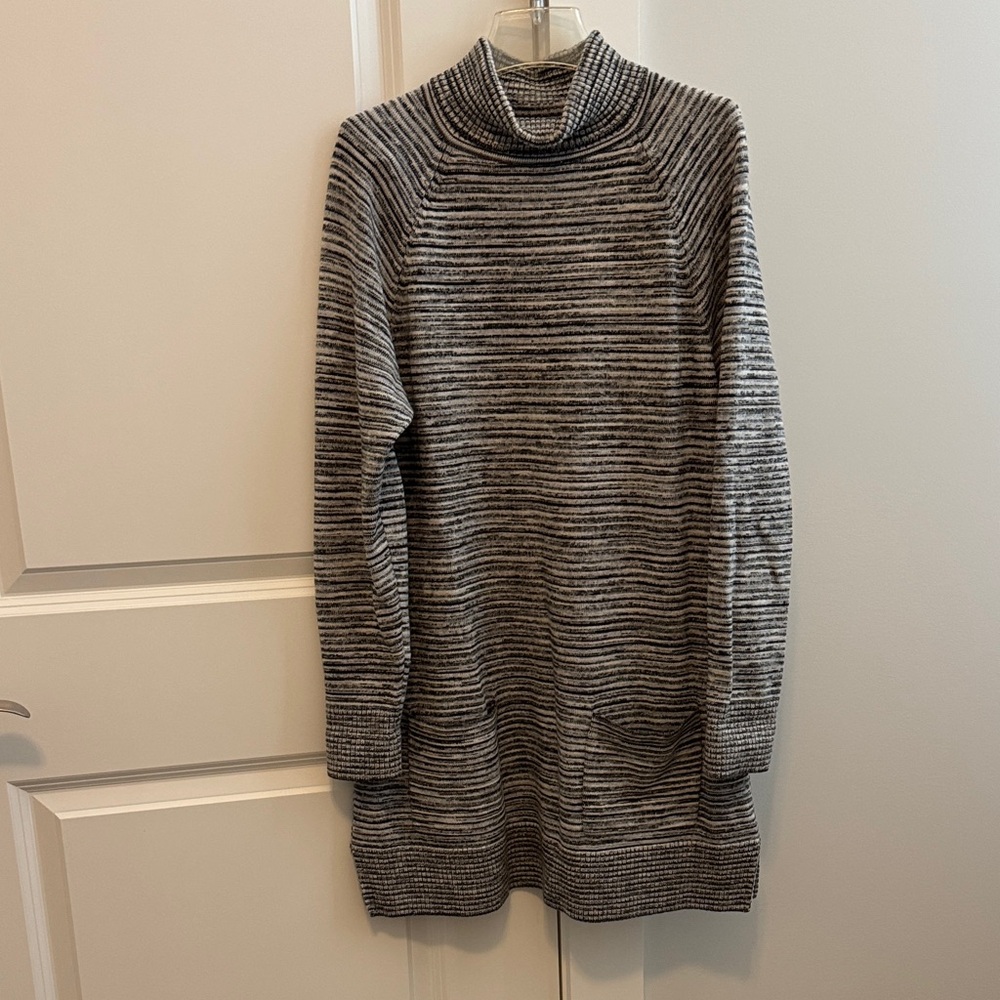 Eight Eight Eight Charcoal and Light Gray Turtleneck Sweater